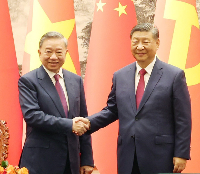 Trưa 19/8/2024, tại Đại lễ đường Nhân dân ở Thủ đô Bắc Kinh, Tổng Bí thư, Chủ tịch nước Tô Lâm và Tổng Bí thư, Chủ tịch nước Trung Quốc Tập Cận Bình chứng kiến Lễ ký các văn kiện hợp tác giữa hai nước. (Ảnh: Trí Dũng/TTXVN) to-lam.jpg
