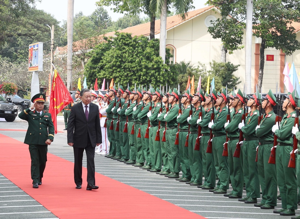 Bình Dương phải chuẩn bị đầy đủ hành trang cùng cả nước bước vào kỷ nguyên mới - 1 Bình Dương phải chuẩn bị đầy đủ hành trang cùng cả nước bước vào kỷ nguyên mới - 1